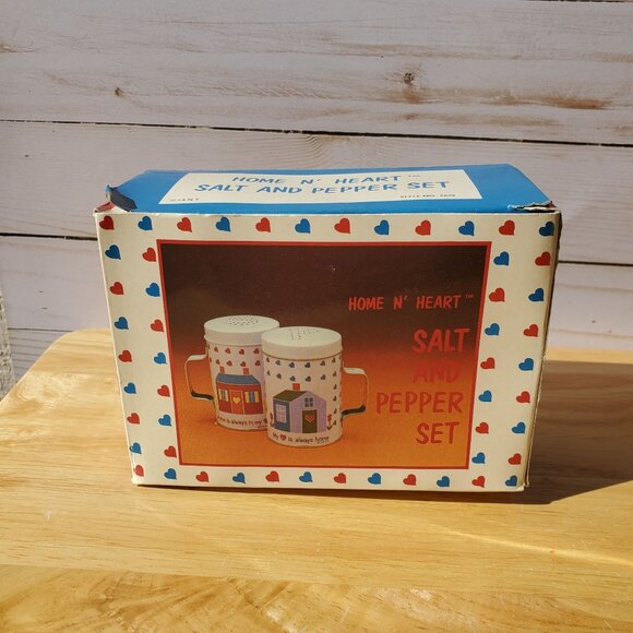 Vintage 1980s Salt And Pepper Shakers Home N Heart Made in Hong Kong - Picture 1 of 8